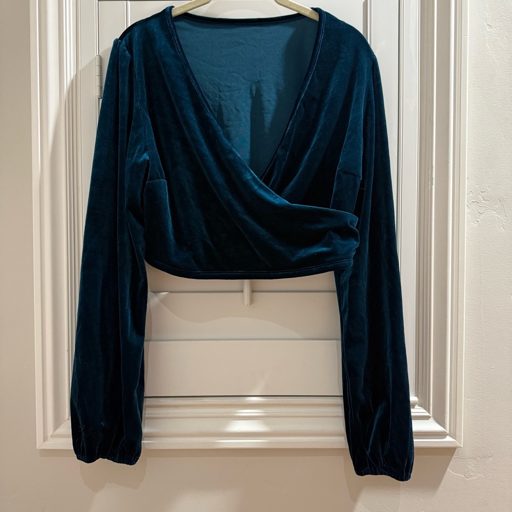 Cider Teal Velvet Wrap Long Sleeve Top - Size XL